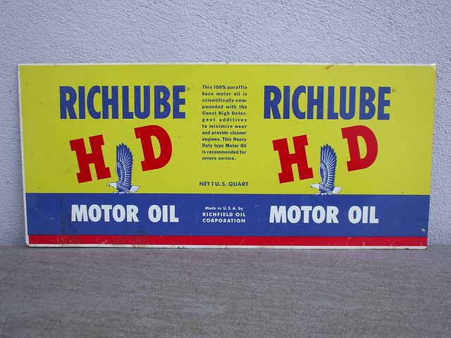 Richlube HD Motor Oil Yellow Red & Blue Flat Unrolled Steel 1 Quart Oil Can