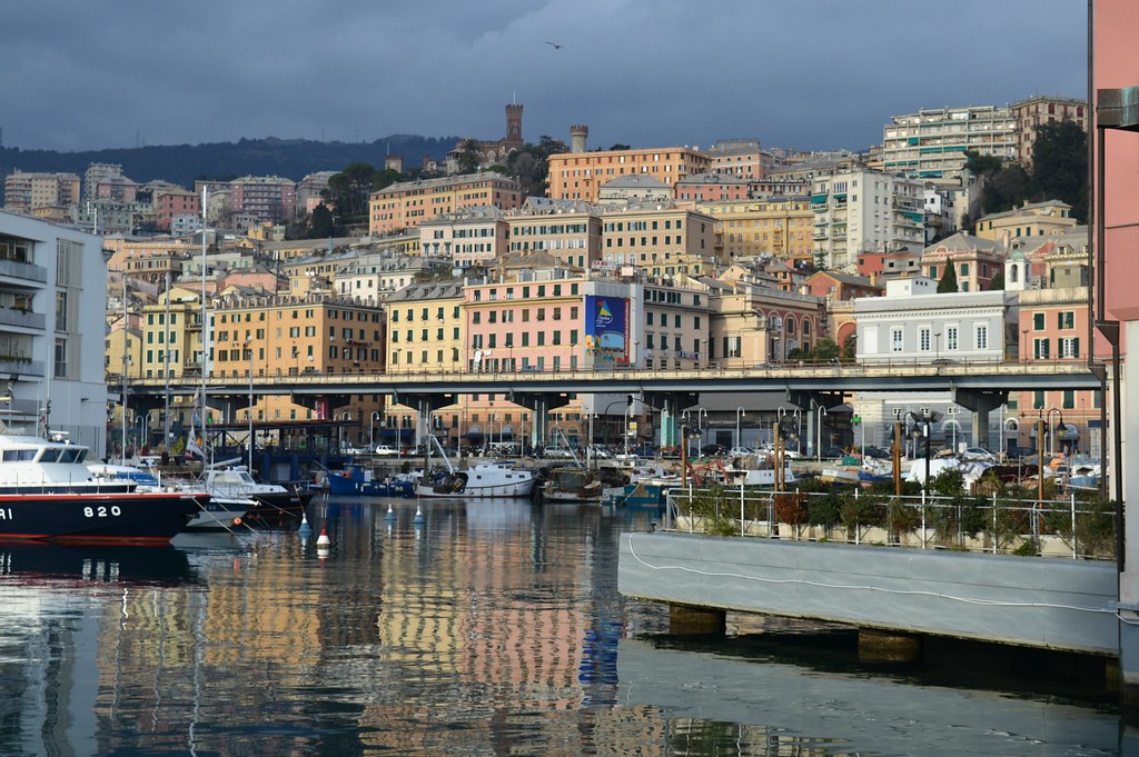 Genova, veduta dal porto