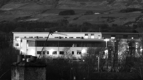 glasgow kirkintilloch scotland winter dusk night nuit nacht campsiehills hills geology architecture building newlairdslandschool school modernarchitecture contemporaryarchitecture blackandwhite blackwhite bw monochrome