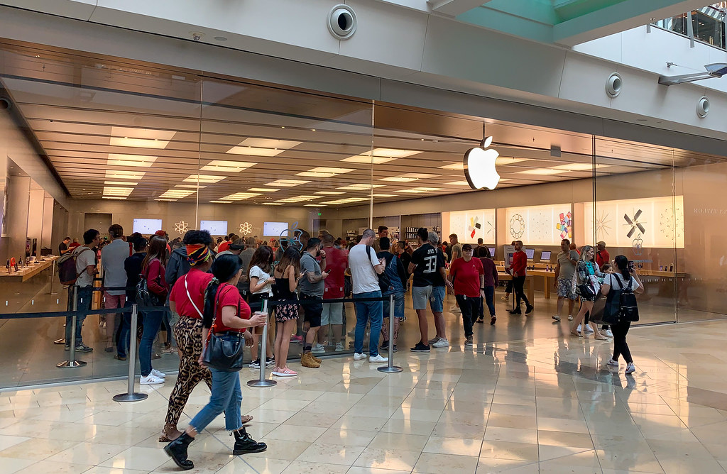 The Branan Blog: Apple Store at Millenia Mall in Orlando