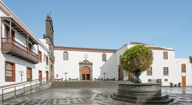 2019-11-18 (07) Santa Cruz de La Palma. Plaza San Francisco. Real Convento de la Inmaculada Concepción (siglos XVI-XVII)