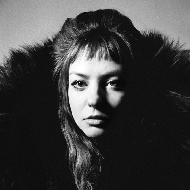 Angel-Olsen-All-Mirrors-1570108846-compressed-2