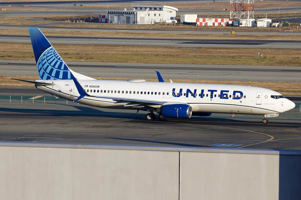 Untied Airlines | Boeing | 737-824(WL) | N26208
