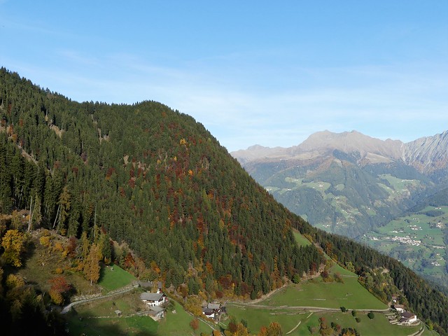 Hochmuth, Dorf Tirol