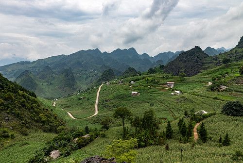vietnam hàgiangprovince đồngvăndistrict đồngvănkarstplateau landscape sủngtrái