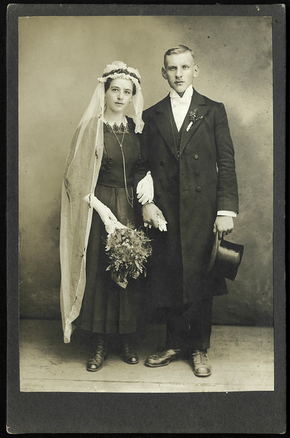 Archiv U769  Junges Brautpaar, 1910er