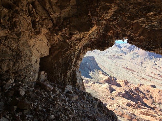 HOLE IN THE WALL CAVE