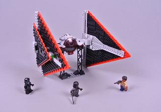Review: 75272 Sith TIE Fighter