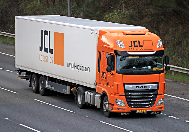 Dec 13 2019 M40 JCL Logistics 25-BLJ-4 (NL)