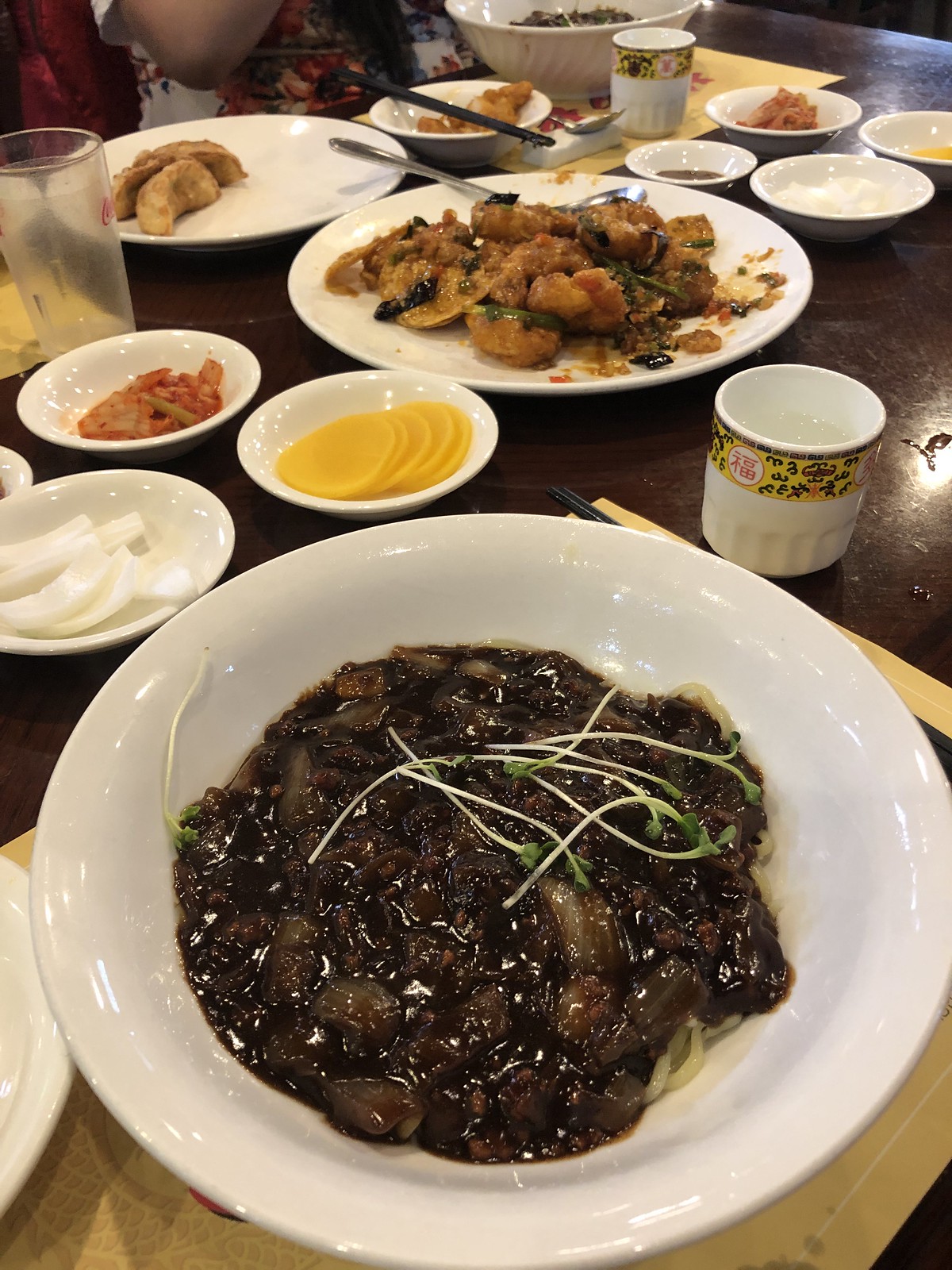 Jjajangmyeon (짜장면) | Things to eat in Korea