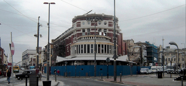 Royal Theatre > Yates's Wine Lodge after the fire / wedi'r tân, Blackpool