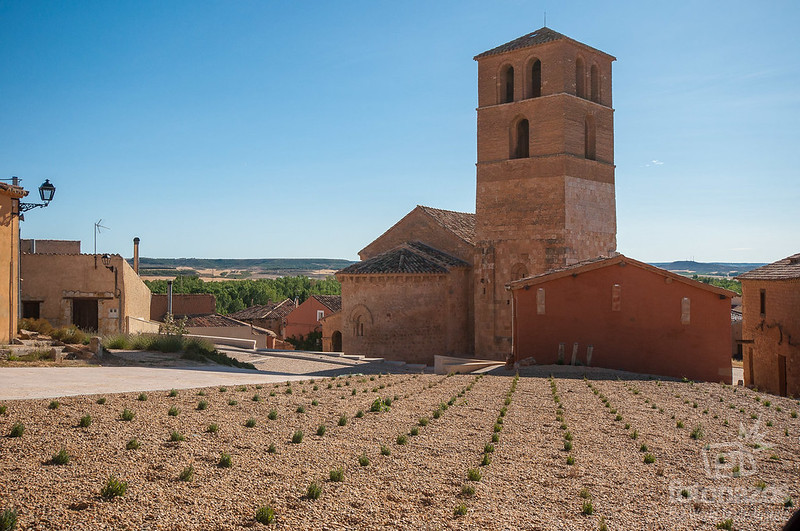 La Iglesia de San Miguel en San Esteban de Gormaz: Una Maravilla Románica