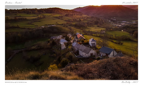france auvergne cantal village hameau bredons paysage landscape soir afternoon lumière light hamlet bercolly google flickr