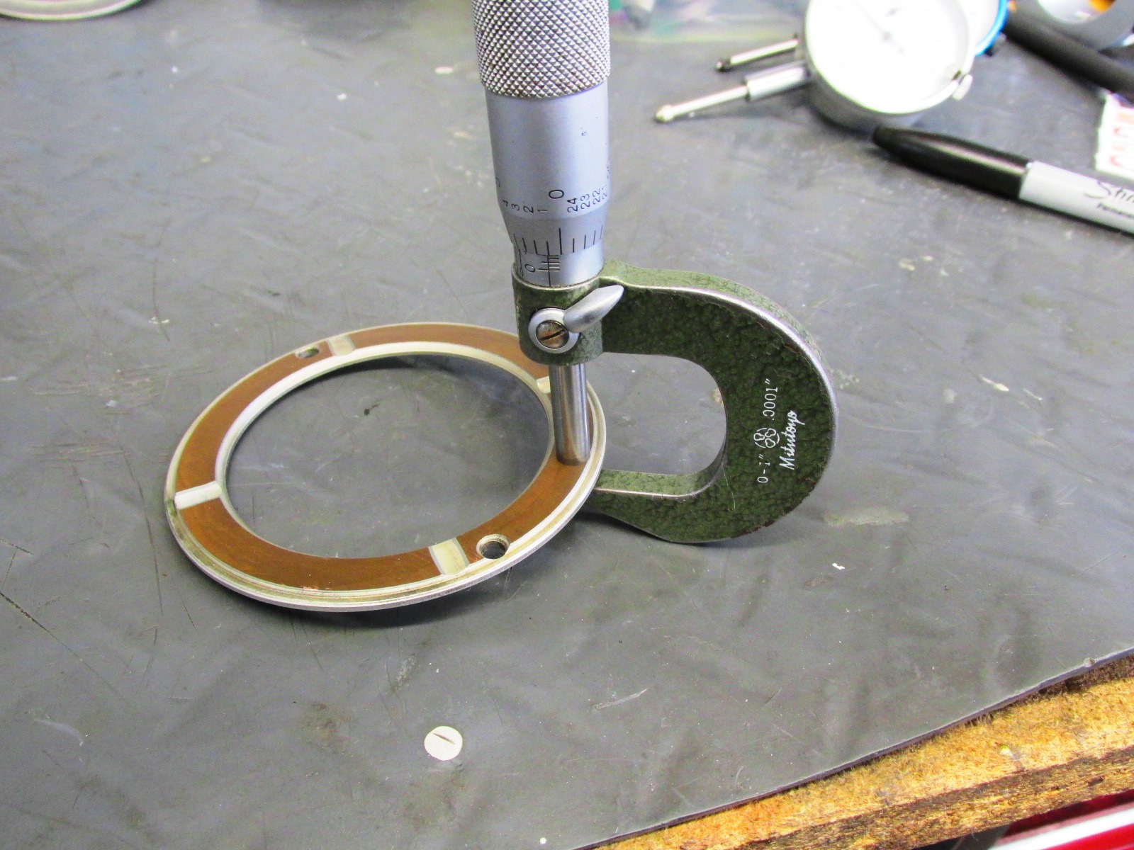 Measuring Thrust Washer Thickness with Precision Micrometer