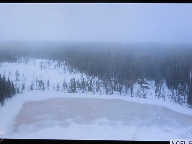Noël en Laponie. Lac gelé. Christmas in Lapland. Frozen lake.