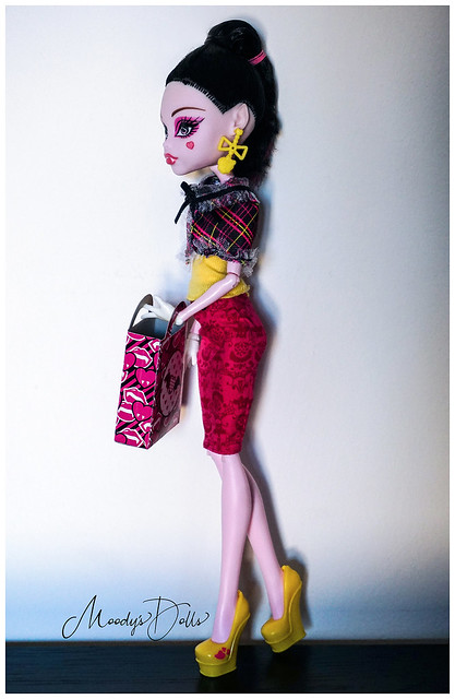 Draculaura: Doll & Shoe Collection