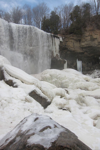 bruce trail niagara escarpment hamilton on ontario canada hikingtrail webster’s falls spencer gorge waterfalls conservation area creek heritage hart fisher flamborough onasill attraction footbridge cobblestone winter scene frozen ice waterfall water landscape outdoor serene rainbow