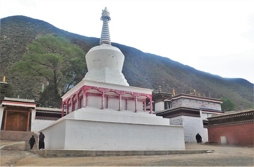 ch-ga8-xiahe-2 temple central (5)