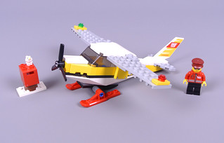 Review: 60250 Mail Plane
