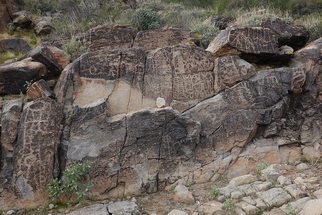 Closer Petroglyph Rock at Plaza SR601571
