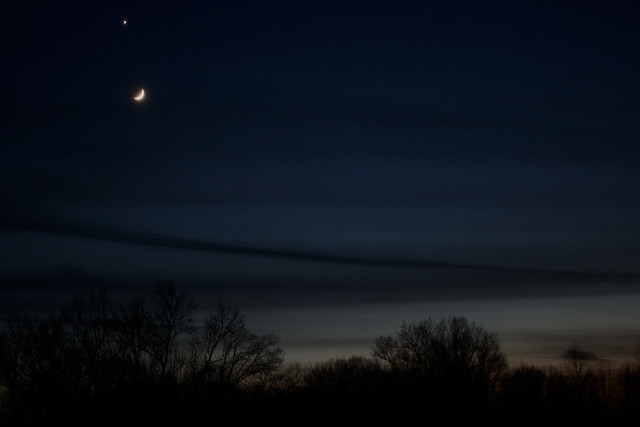 Venus and Moon in Twilight 2019-12-28 1736 EST