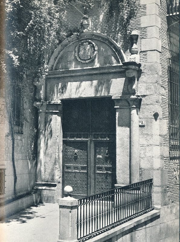 Portada de la calle Trinidad, palacio de los Condes de Oñate, en Toledo hacia 1967 por Marc Flament