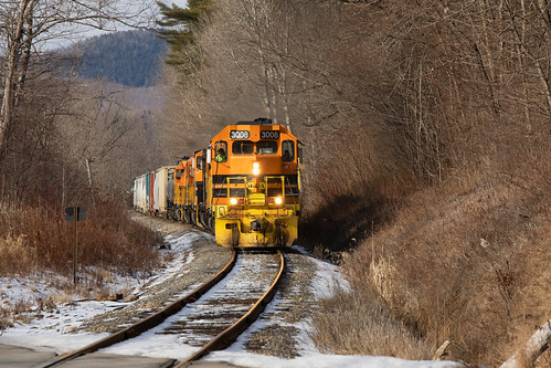 SLR St Lawrence & Atlantic No 394 GP40-2 #3008 Eastbound Stratford Hollow, NH 12-29-19 | by alco3573