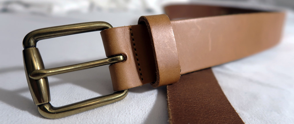 Italian full grain leather belt by Massdrop × British Belt Company