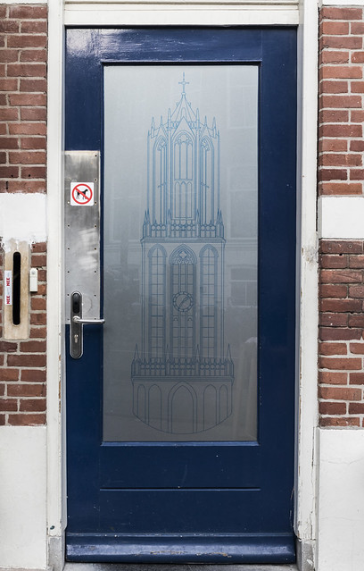 Door with drawing of the Dom Toren (Cathedral tower)