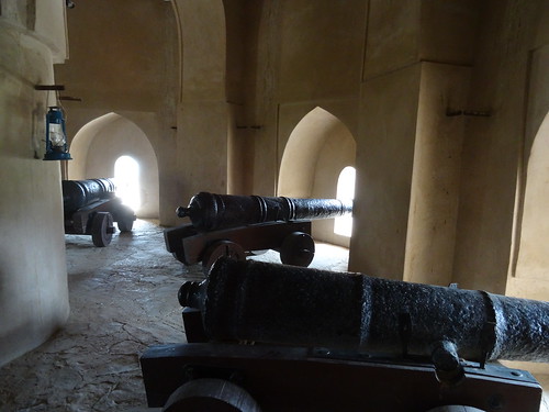 oman 2019 alrustaqfort rustaq fort kanon cannon