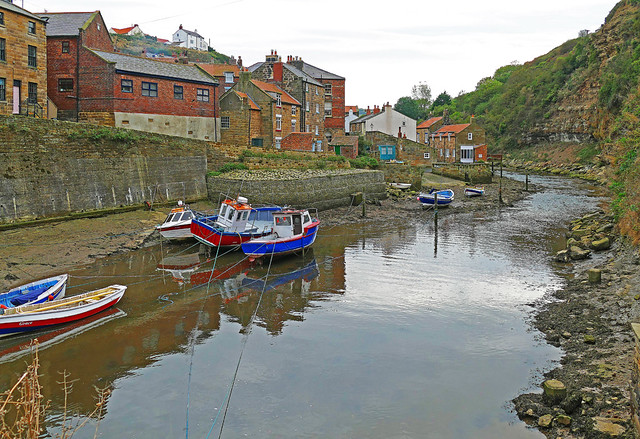 D23454.  Staithes.
