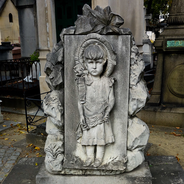 2014 - 10 - 02 - Famille Cabarello Crypt in Cimetiere Passy
