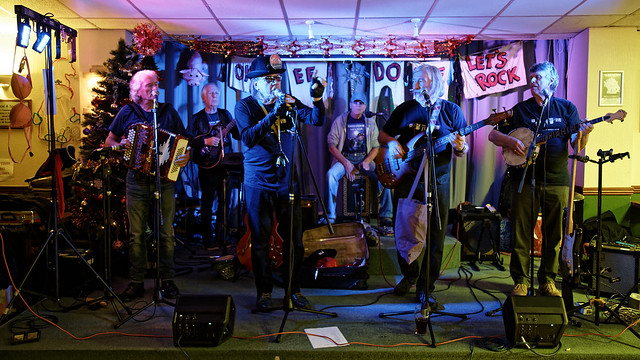 Okee Dokee Band at the Roffey Club, Horsham, December 2019 01