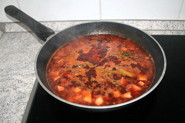 41 - Sauce kurz aufkochen lassen / Bring sauce to a boil