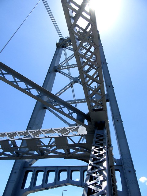 A Ponte Hercilio Luz reabriu - finalmente, depois de ficar 28 anos fechado