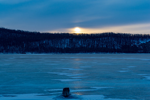 frozen lake water sunrise sun sunlight nature khovsgol mongolia mongolian naturaleza adventure travel trip voyager nikon