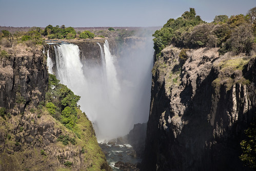 zimbabwe landscape zambeziriver nature victoriafalls zambia naturalhabitatadventures nathab thesmokethatthunders waterfall matabelelandnorthprovince