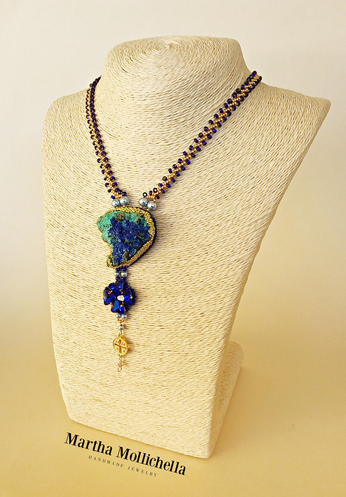 Marànathà: Azzurrite - Malachite, cristalli e perle Swarovski. Cucito a mano con tanto amore