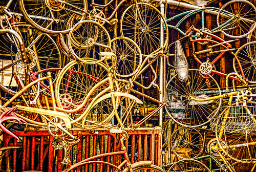 photo ferndale california kineticsculptureracemuseum kineticsculpture museum bicycle bike wheels topazadjust saturated