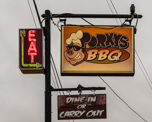 indiana porkysbbq barbecue bbq carryout casualdining dinein eat familydining sign signage