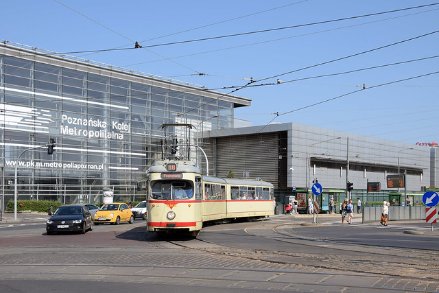 (PL) Poznań: DÜWAG GT8 685 auf der Linie 18 nach Franowo