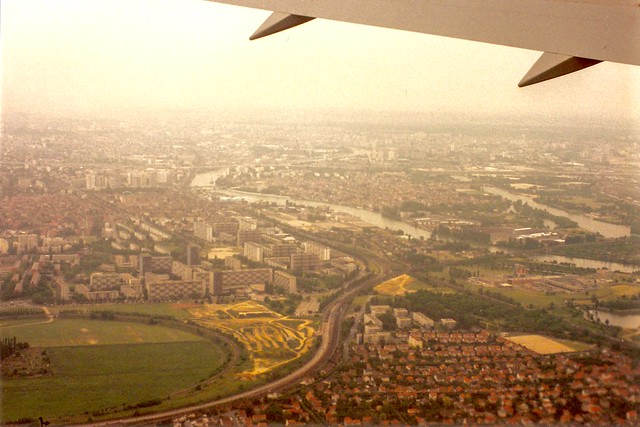 Aerial photo of 1990s Paris, Villeneuve le Roi (near) / Orley (far)