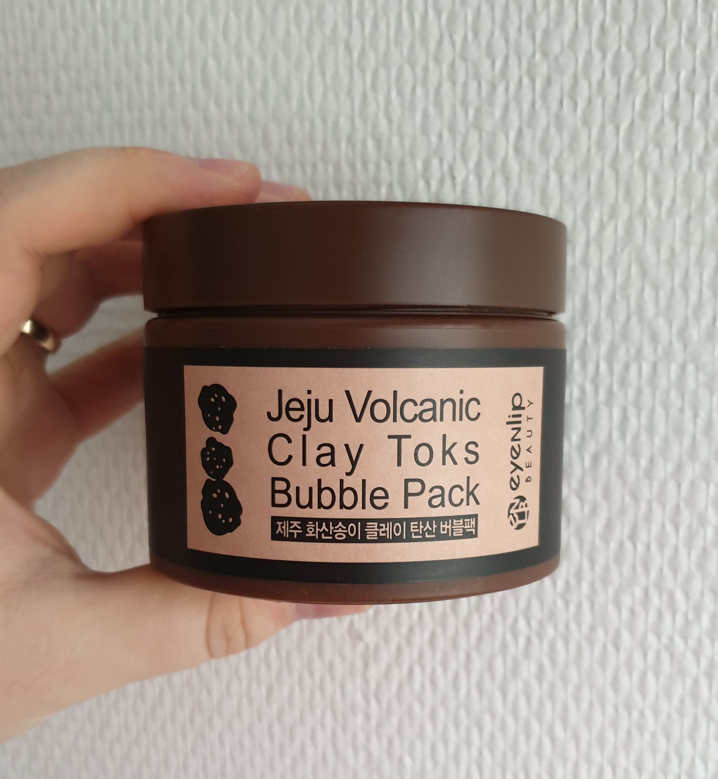 jeju volcanic clay toks bubble pack