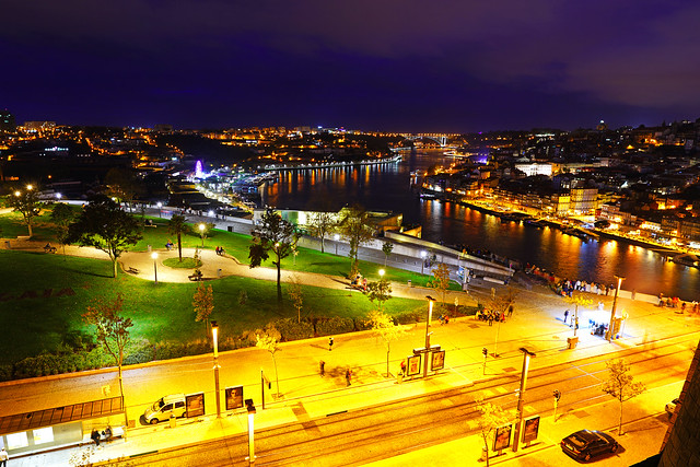 Porto by night. Av. da República & Garden of Morro