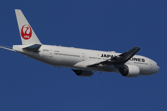 Japan Airlines JA703J