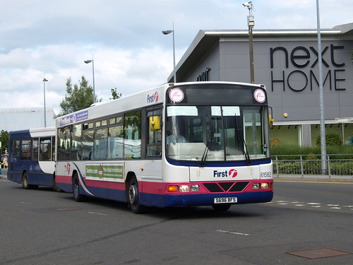 98 S696 BFS Scania L94 Axcess Floline B43F First 61582 Braehead 9-9-10 | by edwardjbusst
