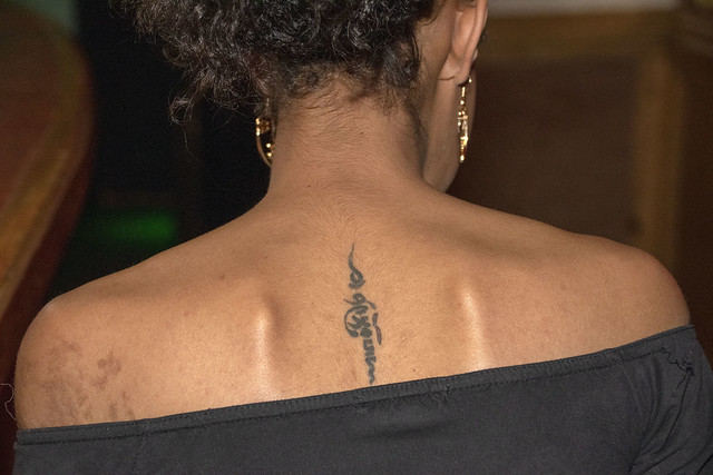 DSC_2907 Troy Bar Hoxton Street Shoreditch London New Year Party 2020 Delightful Eritrean Lady Back Tattoo