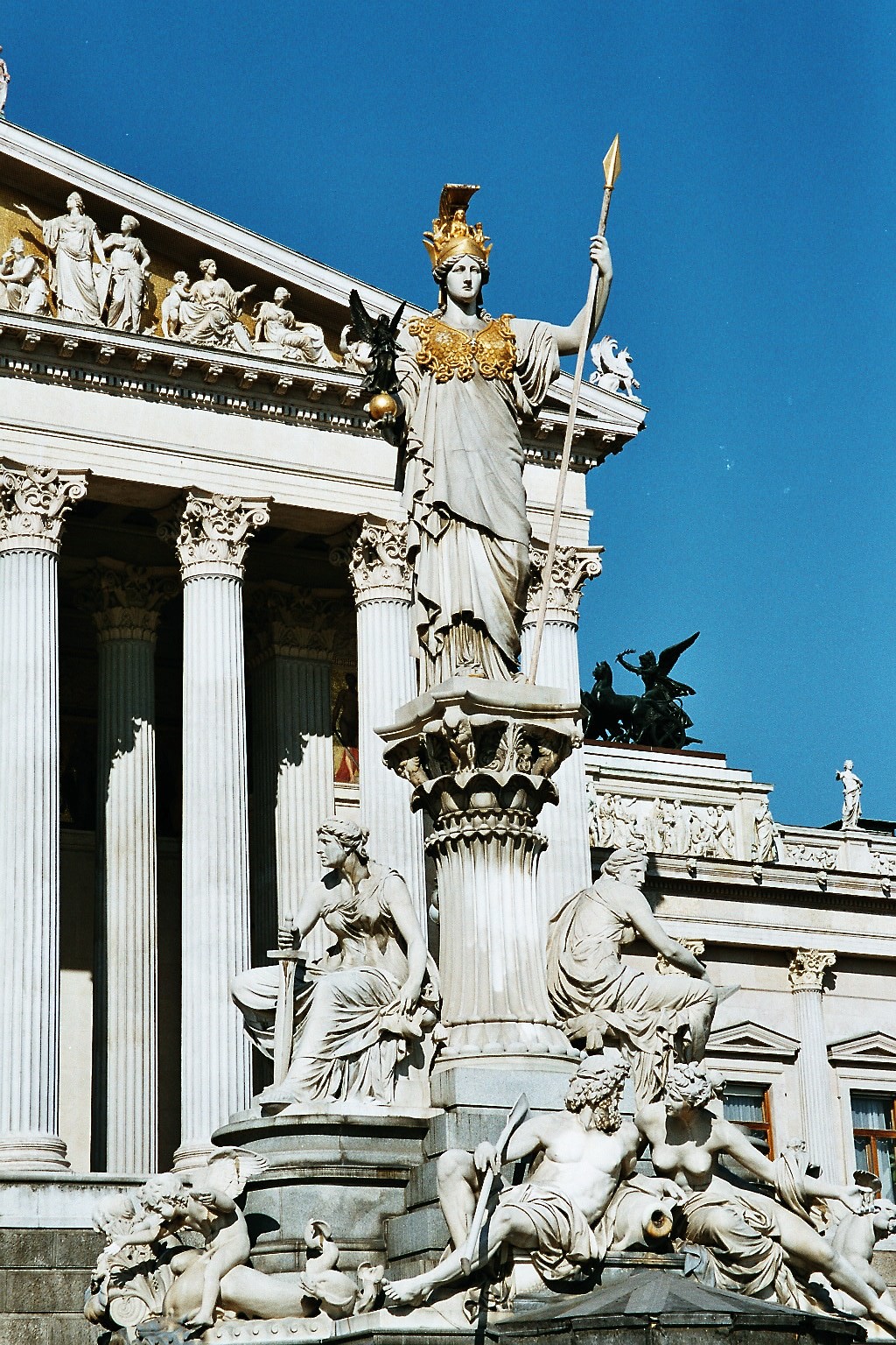 Pallas Athene, Parlament, Wien, 2003