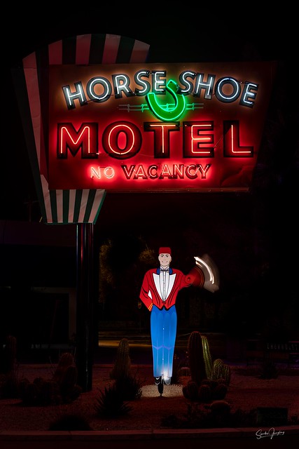 Horseshoe Motel.  2020.