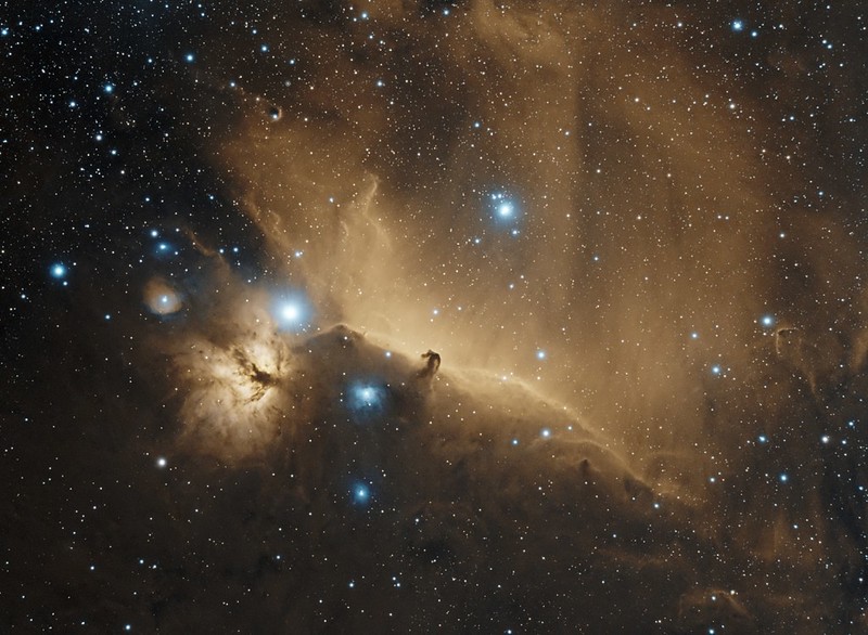 VCSE - Lófej-köd szintetikus Hubble-paletta - Ágoston Zsolt